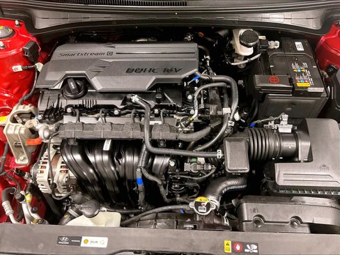 Used 2022 Hyundai Elantra Limited image 35