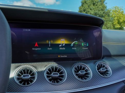 Used 2019 Mercedes-Benz AMG GT 63 S w/ Driver Assistance Package image 19