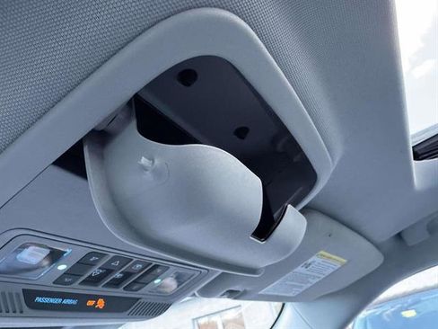 Used 2021 Ford Explorer XLT w/ Equipment Group 202A image 44