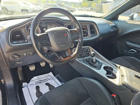Used 2022 Dodge Challenger R/T Scat Pack RWD image 18