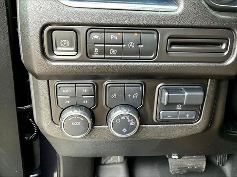 Used 2024 Chevrolet Tahoe RST w/ Luxury Package image 17