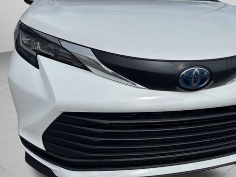 Used 2023 Toyota Sienna LE FWD image 42