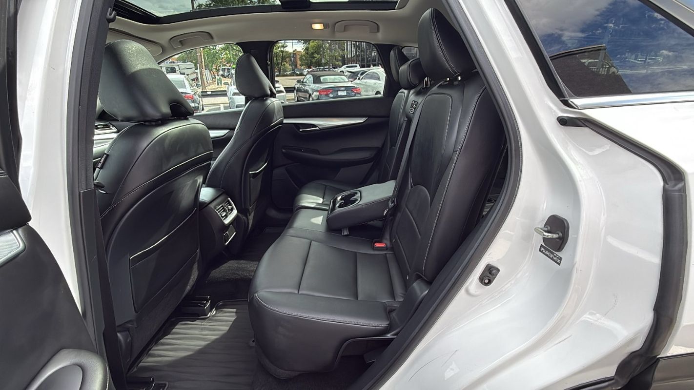 Used 2019 INFINITI QX50 Luxe w/ Navigation Package AWD/4WD image 12