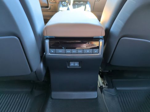 Used 2026 Lexus GX 550 w/ Accessory Package (2T) image 34