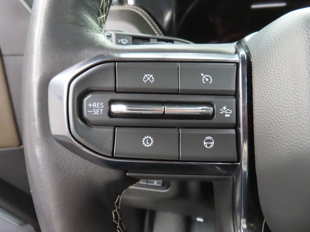 Used 2025 GMC Yukon XL Denali Ultimate AWD/4WD image 64