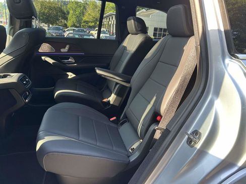 Used 2025 Mercedes-Benz GLS 450 4MATIC image 42