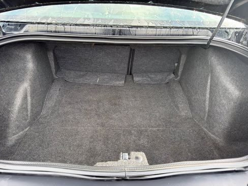 Used 2016 Dodge Challenger SXT image 28