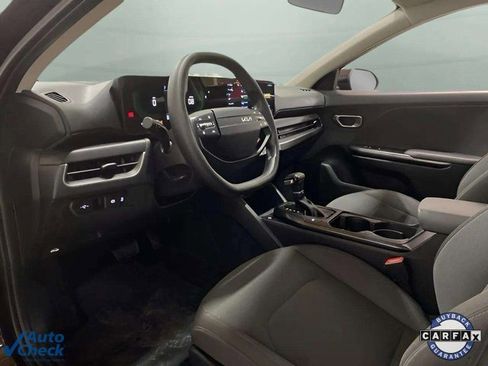 Used 2025 Kia K4 LX image 57