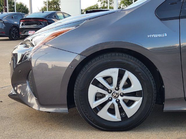 Used 2018 Toyota Prius Four w/ Advanced Technology Package FWD image 5