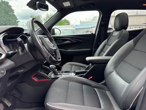 Used 2023 Chevrolet TrailBlazer RS w/ Sun and Liftgate Package AWD/4WD image 13