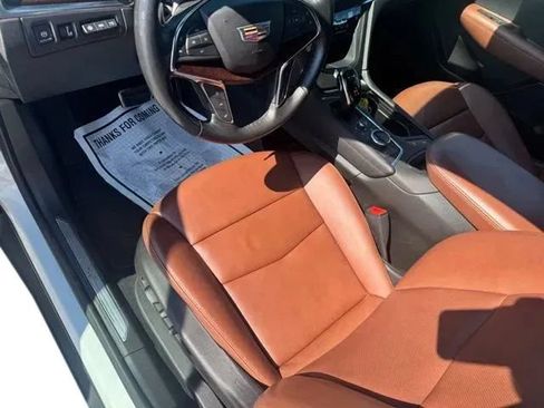 Used 2023 Cadillac XT5 Sportv w/ Technology Package AWD/4WD image 10
