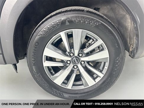 Certified 2025 Nissan Pathfinder SL image 32