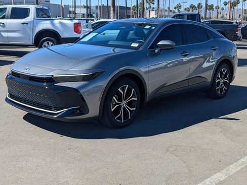 Used 2024 Toyota Crown XLE w/ Carpet Mat Package (TMS) image 5