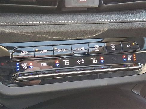 Certified 2022 Buick Envision Avenir w/ Technology Package II image 16