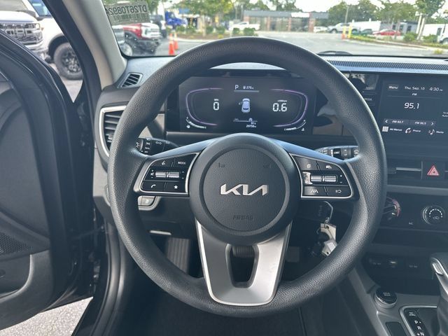 Used 2024 Kia Seltos LX AWD/4WD image 15