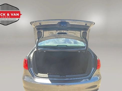 Used 2013 Volkswagen Jetta S FWD image 41