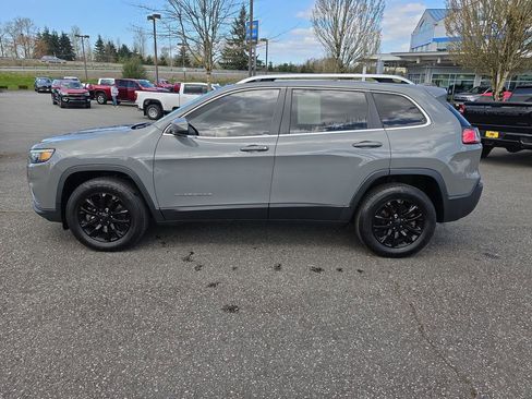 Used 2020 Jeep Cherokee Latitude Plus w/ Cold Weather Group image 3