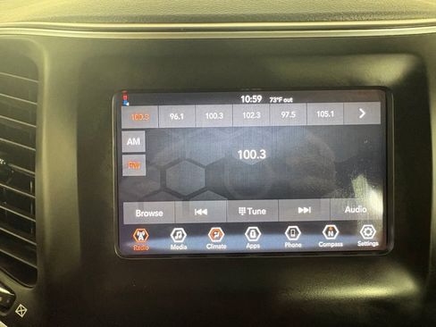 Used 2020 Jeep Cherokee Latitude FWD image 24