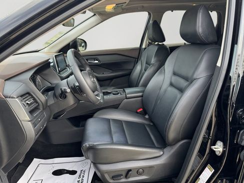 Used 2023 Nissan Rogue SV w/ SV Premium Package image 24