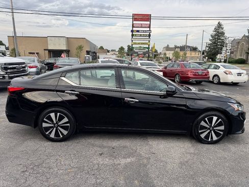 Used 2020 Nissan Altima 2.5 SV FWD image 8