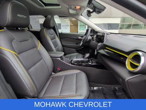 Used 2024 Chevrolet Trax ACTIV w/ Sunroof Package FWD image 28