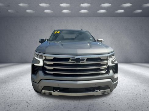 Used 2024 Chevrolet Silverado 1500 High Country w/ High Country Premium Package AWD/4WD image 7
