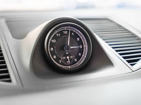 Certified 2025 Porsche Macan image 25