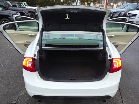 Used 2012 Volvo S60 T5 image 34