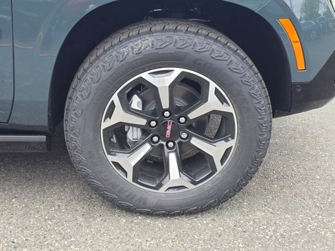 New 2026 GMC Yukon AT4 AWD/4WD image 9