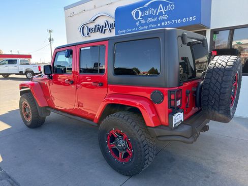 Used 2017 Jeep Wrangler Unlimited Sahara image 7