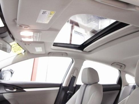 Used 2019 Honda Civic EX image 32