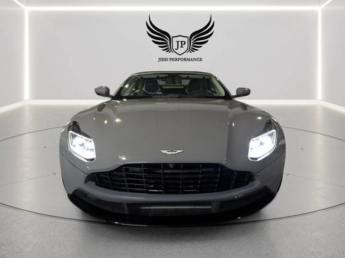 Used 2019 Aston Martin DB11 Volante RWD image 3