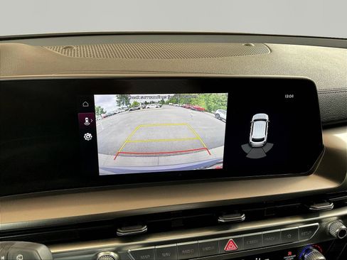 Used 2024 Kia Telluride LX FWD image 14