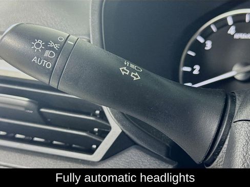 Used 2025 Nissan Altima 2.5 SV FWD image 13