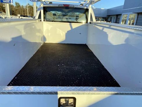 Used 2022 Ford F250 XL w/ STX Appearance Package image 5