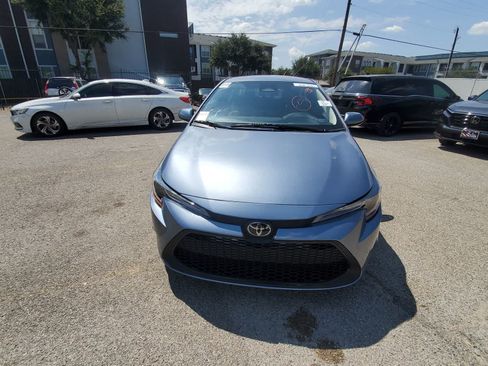 Used 2025 Toyota Corolla LE FWD image 8