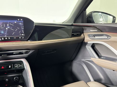 Certified 2025 Audi Q5 Premium Plus image 28