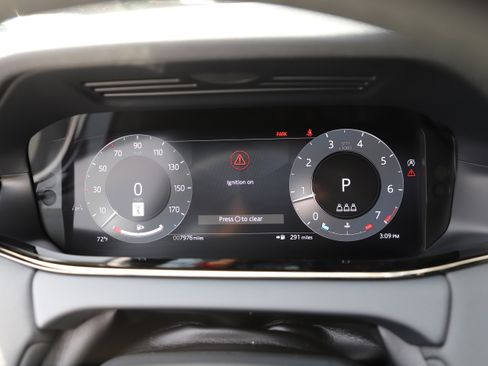 Certified 2025 Land Rover Range Rover Evoque Dynamic SE AWD/4WD image 18