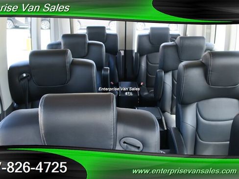 Used 2022 Ford Transit 350 XLT RWD image 2