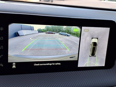 New 2025 Nissan Kicks SR image 17