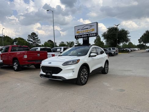 Used 2020 Ford Escape Titanium AWD/4WD image 43