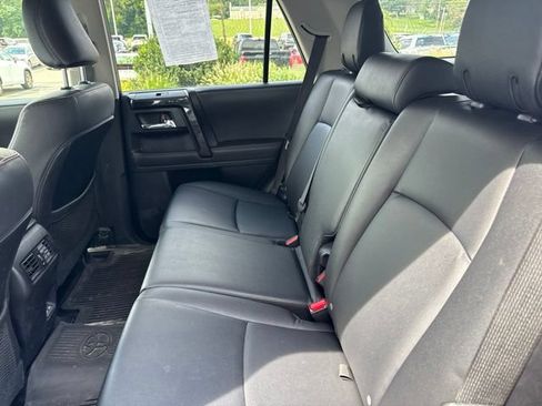 Used 2023 Toyota 4Runner TRD Off-Road Premium w/ Moonroof Package AWD/4WD image 25
