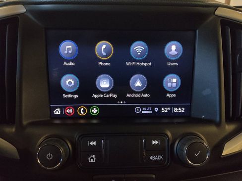 Used 2024 GMC Terrain SLT image 25