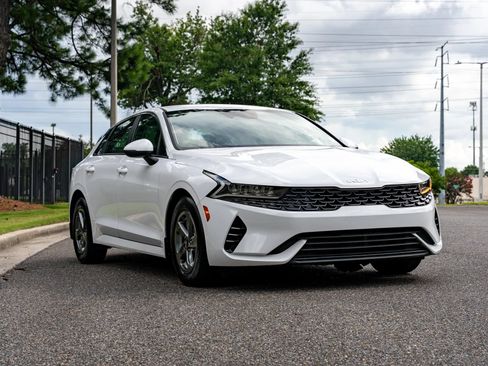 Used 2023 Kia K5 LXS FWD image 3
