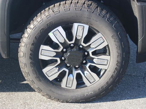 New 2026 GMC Sierra 2500 Denali image 9