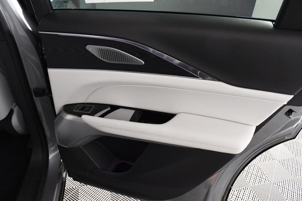 Used 2024 Cadillac Lyriq Luxury RWD image 20