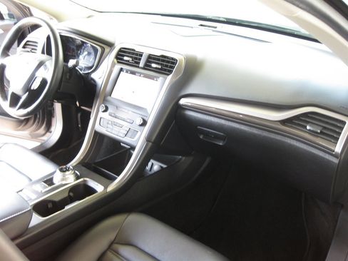 Used 2019 Ford Fusion SEL FWD image 38