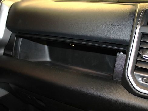 New 2026 RAM 2500 Big Horn AWD/4WD image 32
