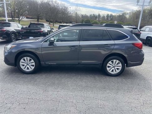Used 2019 Subaru Outback 2.5i Premium image 4