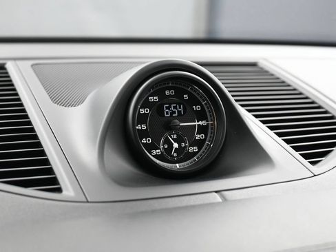 Certified 2023 Porsche Macan Turbo AWD/4WD image 19